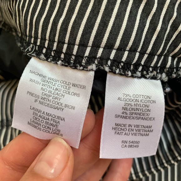 Anne Klein Sport Womens Size 4 Petite White Stripe Cotton Stretch Bermuda Shorts - Picture 5 of 9